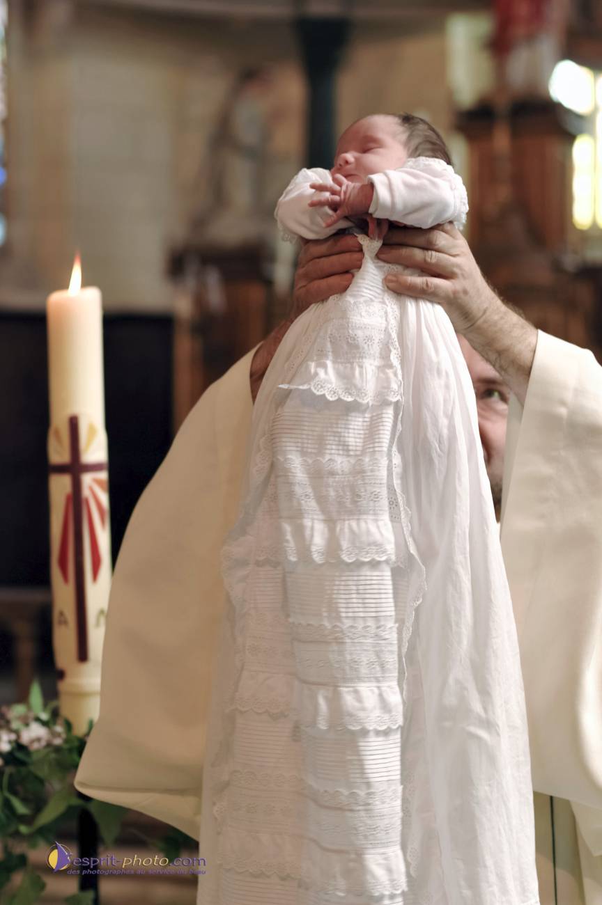 Nom de l'image : D2226818_1_c_Photographie.Pro — Description :  Baptême de bébé