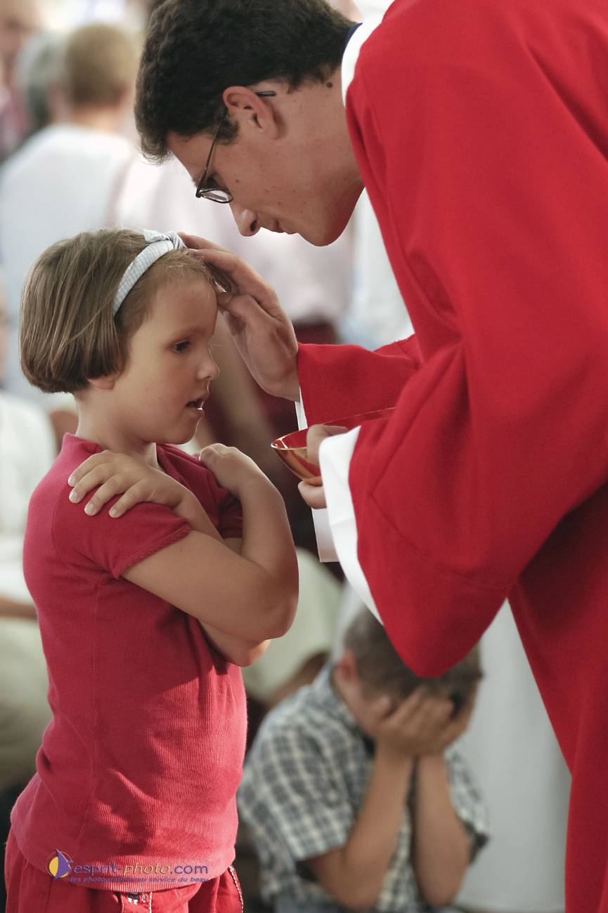 Nom de l'image : D1052477-01_c_Photographie.Pro — Description :  La Castille - Cté EUCHARISTEIN - Engagements communautaire de fr