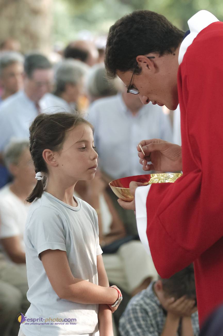 Nom de l'image : D1052478-01_c_Photographie.Pro — Description :  La Castille - Cté EUCHARISTEIN - Engagements communautaire de fr